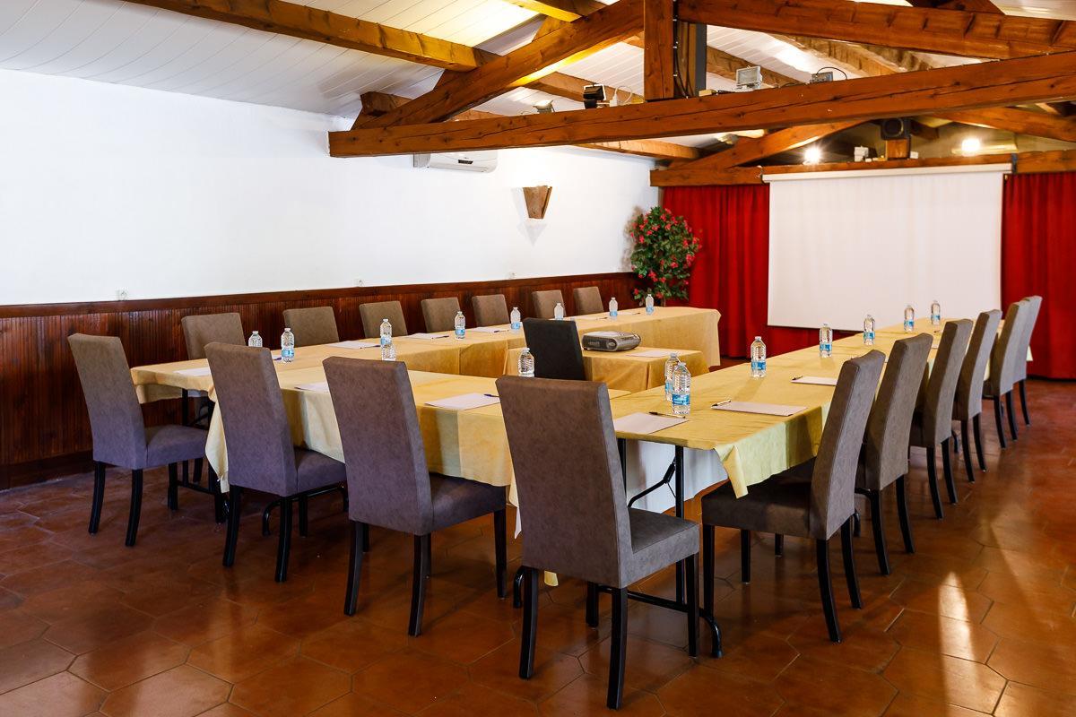 Hotel Les Liserons De מוגין מראה חיצוני תמונה